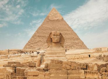 Sphinx et pyramide