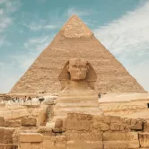 Sphinx et pyramide